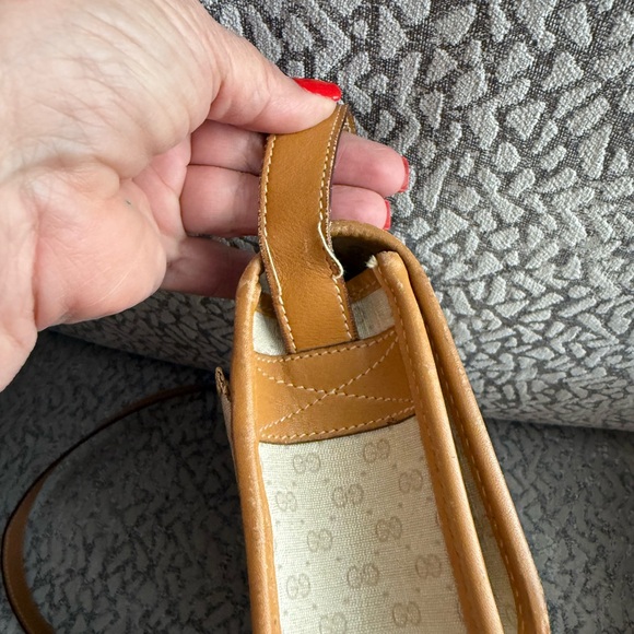 Authentic Vintage Gucci Crossbody - Picture 5 of 13